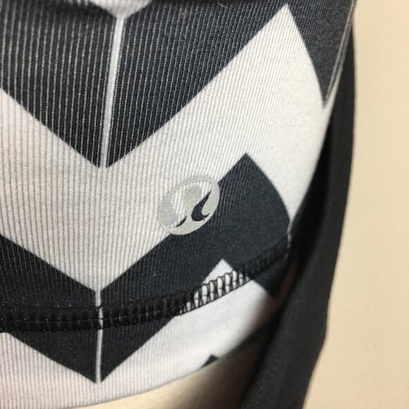 Lululemon Black & White Chevron No Limits Athletic  Tank Top 4 - Picture 5 of 7